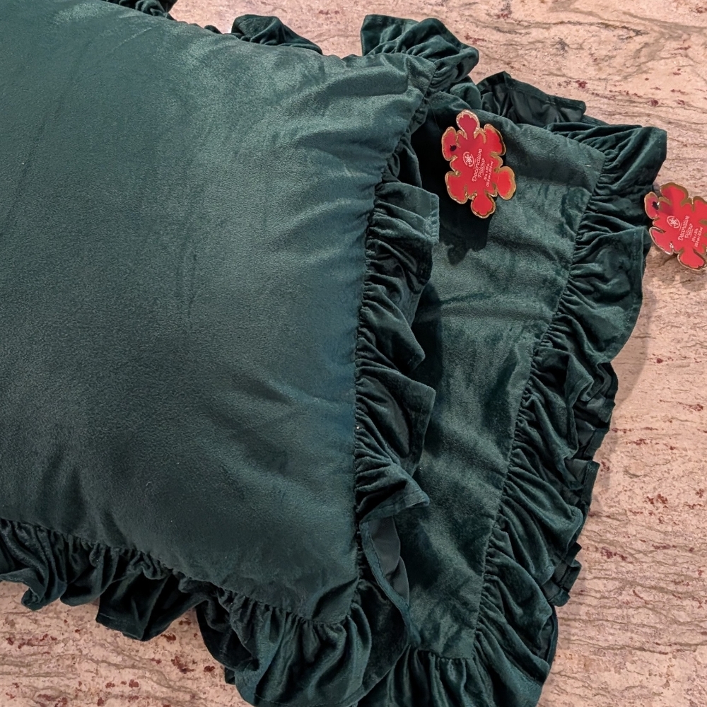 NEW Pillow Covers 2 Velvet Ruffle Throw Velour Pillowslips Arm Throw Green